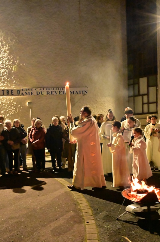 Cierge pascal2 Vigile 2026 NDRM Paroisse HouillesCarrière